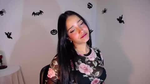 Snapshot of marie_daved chatting on October 2025 01:29:01 AM Nicolle online show from October 2025 01:29:01 AM