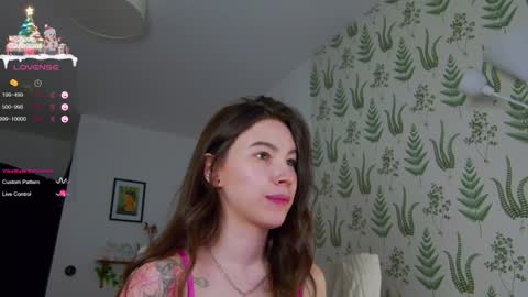 Snapshot of marie_diaze chatting on December 2024 11:40:01 AM Marie LEAVE YOUR WITH ME online show from December 2024 11:40:01 AM