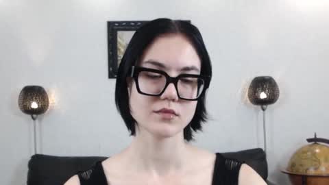 Marie Fitch online show from November 2025 05:17:02 AM