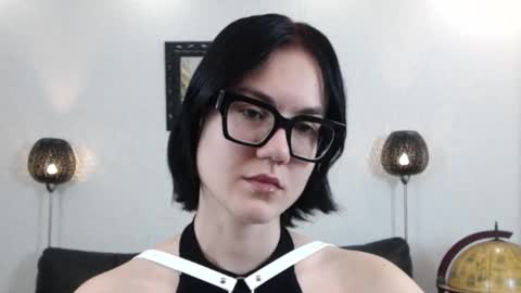 Marie Fitch online show from December 2025 12:05:01 AM