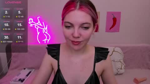 Snapshot of marie_reyess chatting on April 2026 02:25:01 AM Marie 3 online show from April 2026 02:25:01 AM