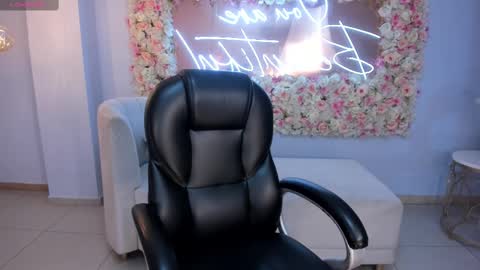 Snapshot of mariejane2 chatting on February 2025 10:41:01 AM Im Marie Jane online show from February 2025 10:41:01 AM