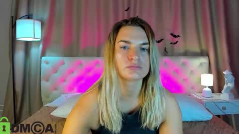 Mariel online show from November 2025 01:15:02 AM