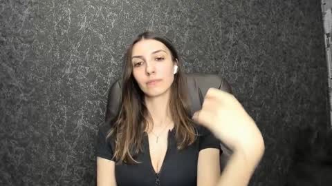 Snapshot of marielleanker chatting on September 2025 04:06:01 AM marielleanker online show from September 2025 04:06:01 AM