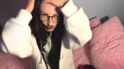 Snapshot of marielrushanan chatting on November 2025 03:58:01 PM Hanna online show from November 2025 03:58:01 PM