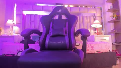 mariiahneedles online show from March 2026 02:55:02 AM