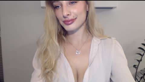 Snapshot of marilyndevilish chatting on December 2024 09:54:02 PM MarilynDevilish online show from December 2024 09:54:02 PM