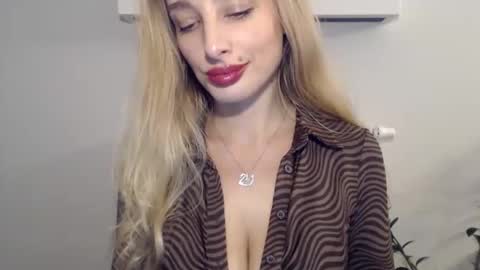 Snapshot of marilyndevilish chatting on December 2024 06:45:01 PM MarilynDevilish online show from December 2024 06:45:01 PM