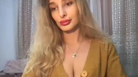 Snapshot of marilyndevilish chatting on December 2024 09:58:02 PM MarilynDevilish online show from December 2024 09:58:02 PM