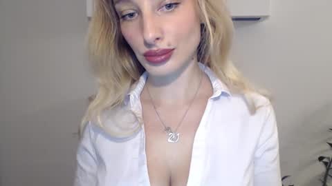 Snapshot of marilyndevilish chatting on January 2025 03:40:02 PM MarilynDevilish online show from January 2025 03:40:02 PM