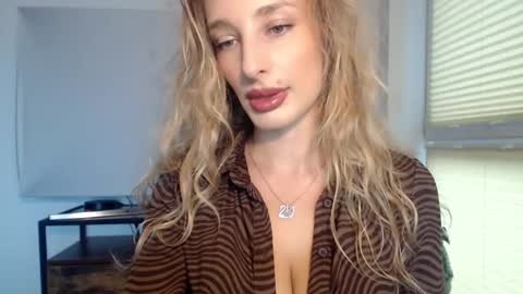 Snapshot of marilyndevilish chatting on January 2025 08:31:01 AM MarilynDevilish online show from January 2025 08:31:01 AM