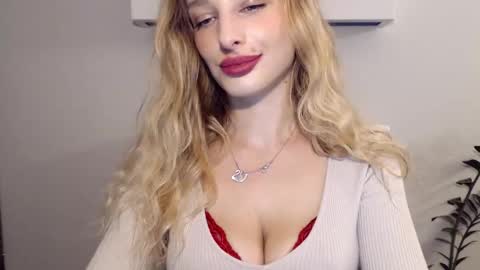 Snapshot of marilyndevilish chatting on January 2025 04:43:02 PM MarilynDevilish online show from January 2025 04:43:02 PM