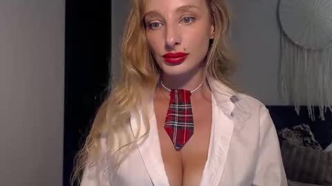 Snapshot of marilyndevilish chatting on September 2025 07:47:02 PM MarilynDevilish online show from September 2025 07:47:02 PM