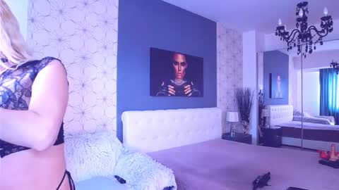 Snapshot of marimais chatting on February 2026 08:18:02 AM Mary Mais online show from February 2026 08:18:02 AM