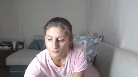 Snapshot of marina1995d chatting on October 2025 07:48:02 PM FOREVER YOURS online show from October 2025 07:48:02 PM