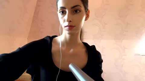 Anny online show from May 2026 08:10:01 AM