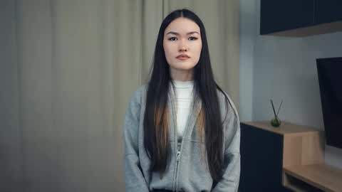 Akari online show from November 2025 07:18:01 PM