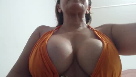 Snapshot of mariska_69 chatting on March 2025 01:42:02 AM mariska_69 online show from March 2025 01:42:02 AM