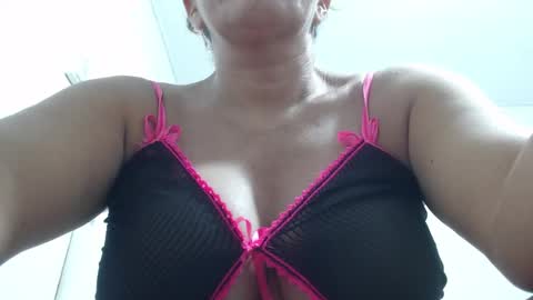 Snapshot of mariska_69 chatting on September 2025 01:02:01 PM mariska_69 online show from September 2025 01:02:01 PM