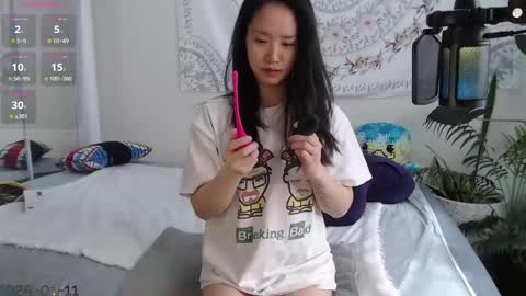 Snapshot of marissapeach chatting on January 2025 05:29:02 PM MarissaPeach online show from January 2025 05:29:02 PM