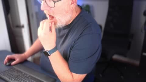 Snapshot of mark1963sub chatting on September 2025 02:07:02 PM Mark online show from September 2025 02:07:02 PM