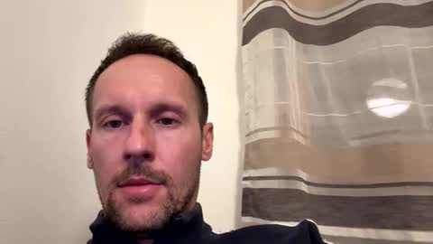 Snapshot of mark__39 chatting on November 2025 05:58:02 PM Mark online show from November 2025 05:58:02 PM