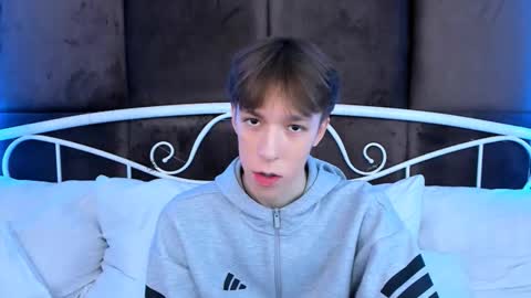 Snapshot of mark_branston chatting on November 2025 10:46:02 AM Mark online show from November 2025 10:46:02 AM