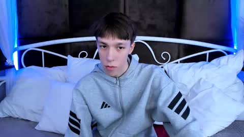 Snapshot of mark_branston chatting on November 2025 10:48:01 AM Mark online show from November 2025 10:48:01 AM