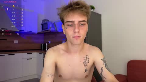 Snapshot of mark_lovrov chatting on September 2025 01:13:01 PM Mark 3 online show from September 2025 01:13:01 PM