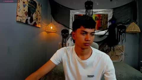 Snapshot of markbowie chatting on November 2025 11:31:01 AM markbowie online show from November 2025 11:31:01 AM