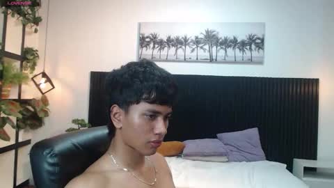 Snapshot of markbowie chatting on November 2025 12:14:02 AM markbowie online show from November 2025 12:14:02 AM