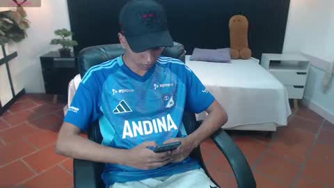 Snapshot of markbowie chatting on December 2025 08:26:01 PM markbowie online show from December 2025 08:26:01 PM