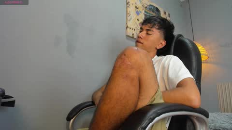 Snapshot of markbowie chatting on December 2025 12:25:02 PM markbowie online show from December 2025 12:25:02 PM