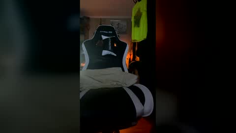 Snapshot of marlboroman694 chatting on March 2026 09:24:02 AM marlboroman694 online show from March 2026 09:24:02 AM