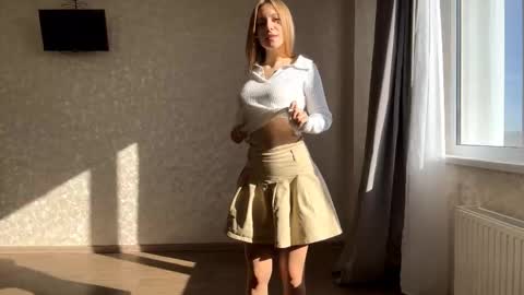 Olivia online show from November 2025 10:03:01 AM