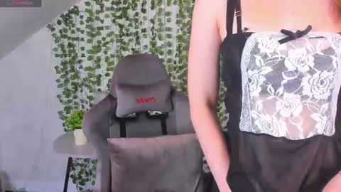 Snapshot of marlyn_owen chatting on July 2026 01:08:01 AM Emmaa online show from July 2026 01:08:01 AM
