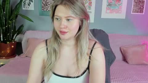 Snapshot of marmel199 chatting on April 2026 07:31:01 AM Liza online show from April 2026 07:31:01 AM