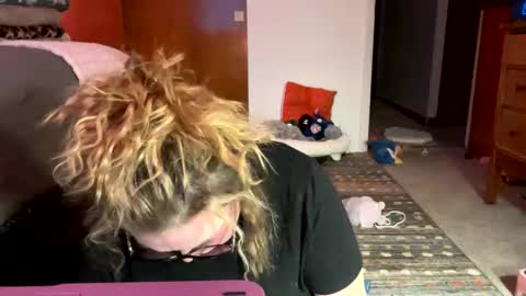 maroon_moon online show from February 2025 10:54:01 PM