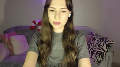 Snapshot of maroonaaa chatting on November 2025 05:38:01 PM Mary online show from November 2025 05:38:01 PM