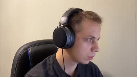 Snapshot of maroooa chatting on December 2025 09:54:01 PM Marko online show from December 2025 09:54:01 PM