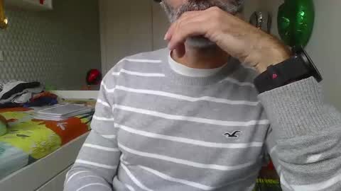 Snapshot of marsupilami_82_ chatting on December 2024 03:44:02 PM marsupilami_82_ online show from December 2024 03:44:02 PM