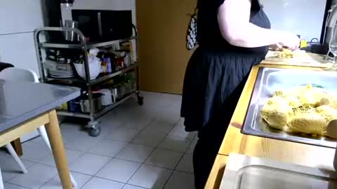 Martha online show from November 2025 06:48:01 AM