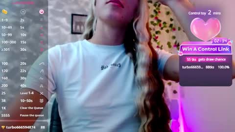 Snapshot of martina5_ chatting on December 2024 11:51:02 PM Martina online show from December 2024 11:51:02 PM