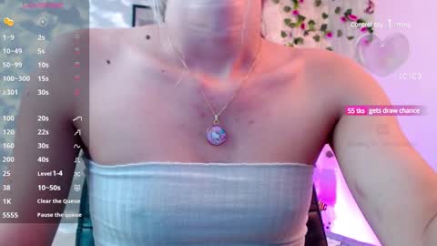 Snapshot of martina5_ chatting on December 2024 11:28:02 PM Martina online show from December 2024 11:28:02 PM