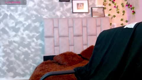 Snapshot of martina5_ chatting on February 2025 06:04:01 PM Martina online show from February 2025 06:04:01 PM