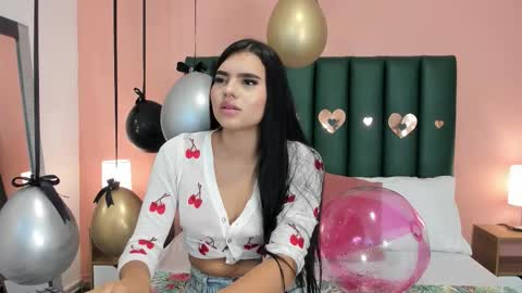 Martina Divine online show from November 2025 11:27:01 AM