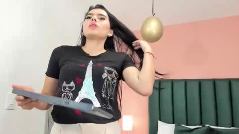 Martina Divine online show from November 2025 11:12:02 AM