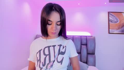 Snapshot of martina_mancinii chatting on February 2025 12:00:01 PM Martina online show from February 2025 12:00:01 PM