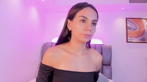 Snapshot of martina_mancinii chatting on February 2025 12:17:01 PM Martina online show from February 2025 12:17:01 PM