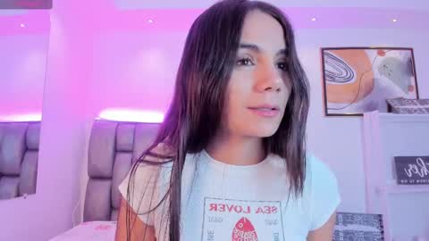 Snapshot of martina_mancinii chatting on September 2025 12:18:02 PM Martina online show from September 2025 12:18:02 PM